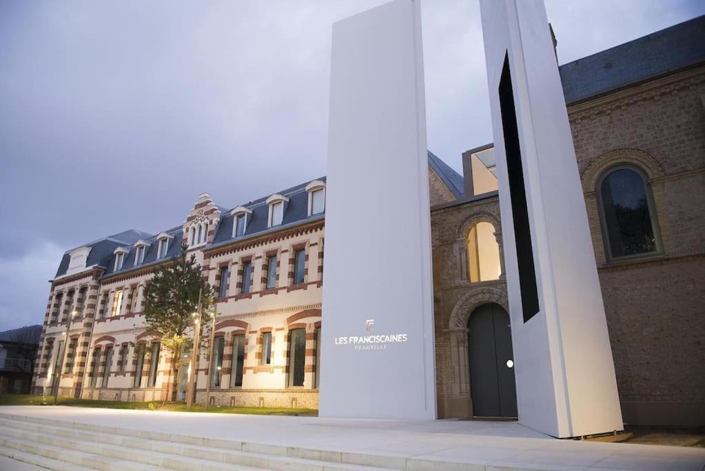 Le Cyrano, Deauville - App. T2 Proche De La Mer Zewnętrze zdjęcie